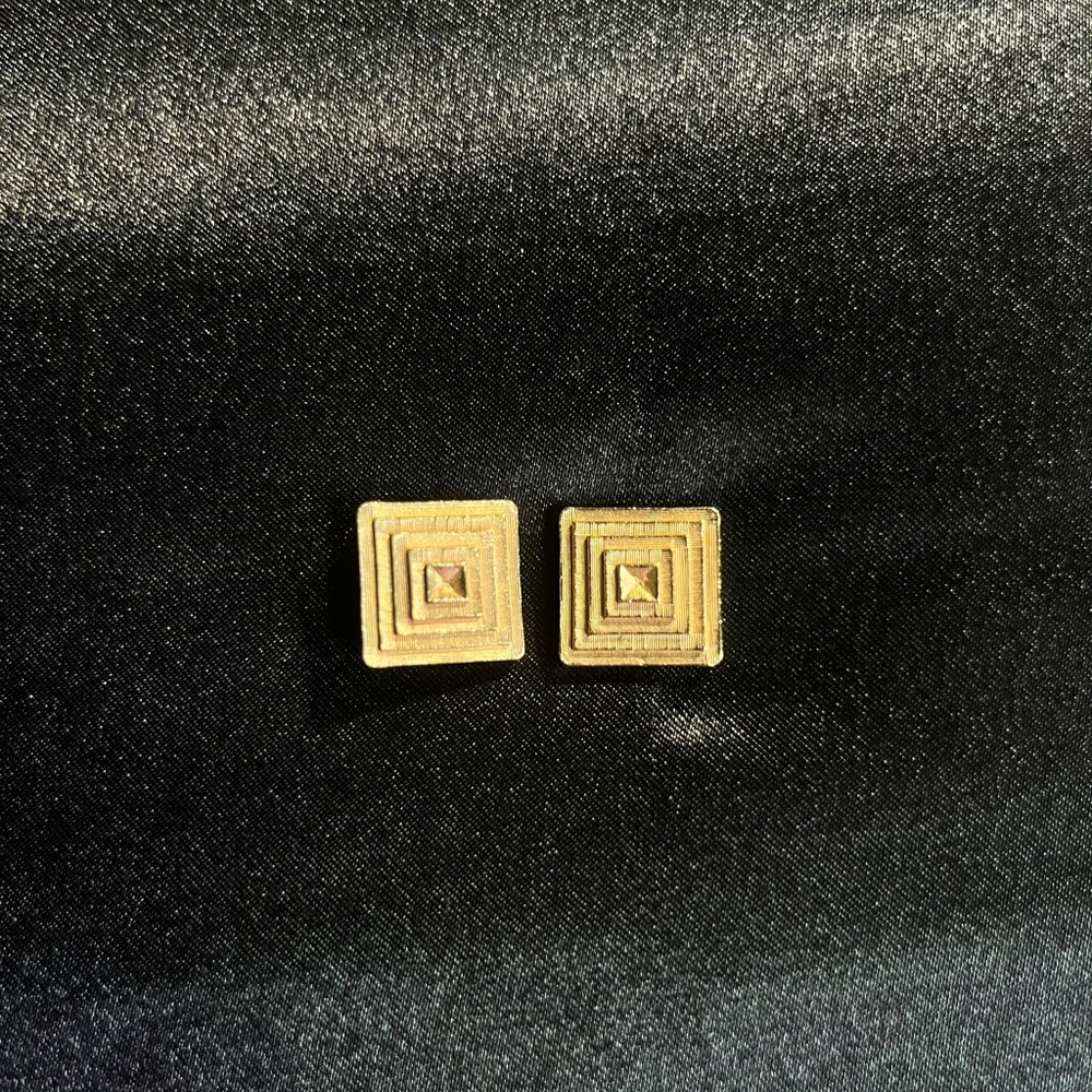 Vintage AVON Gold 70s Earrings, Vintage
Costume Jewelry